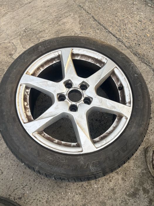 Vand doua rotii cu tot cu jante de aliaj pe 17 de audi A4 ,raspund doar la telefon 0744407284