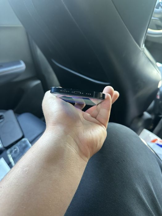13 iPhone 128gb.