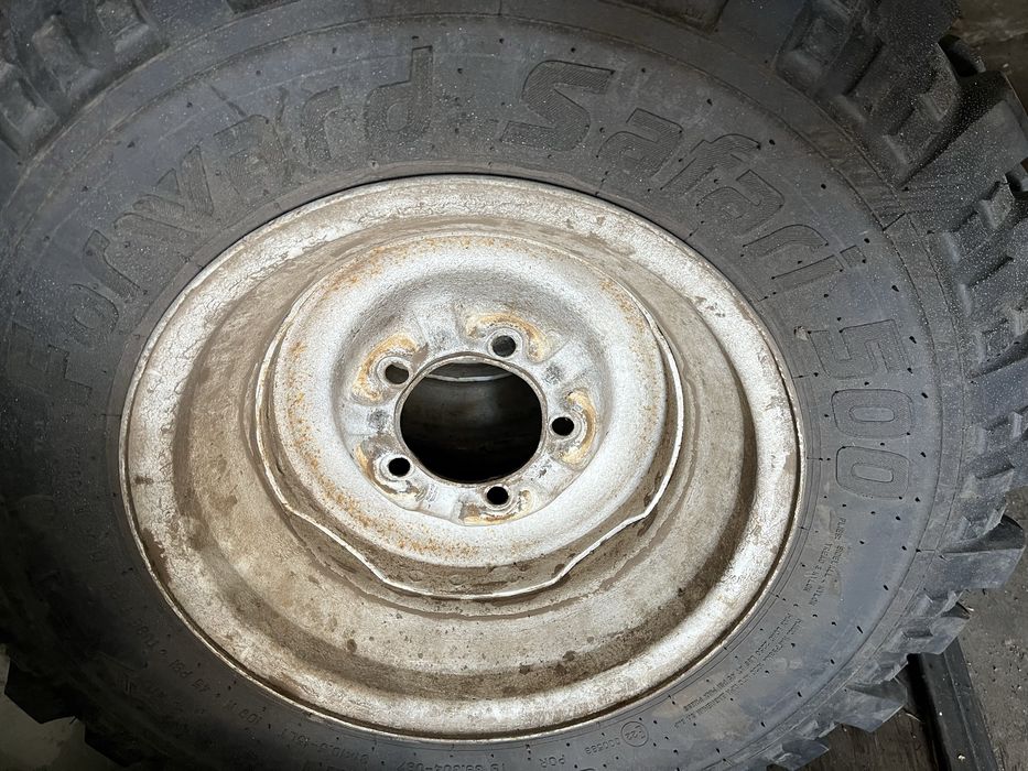 Колеса с дисками на уаз грязивые