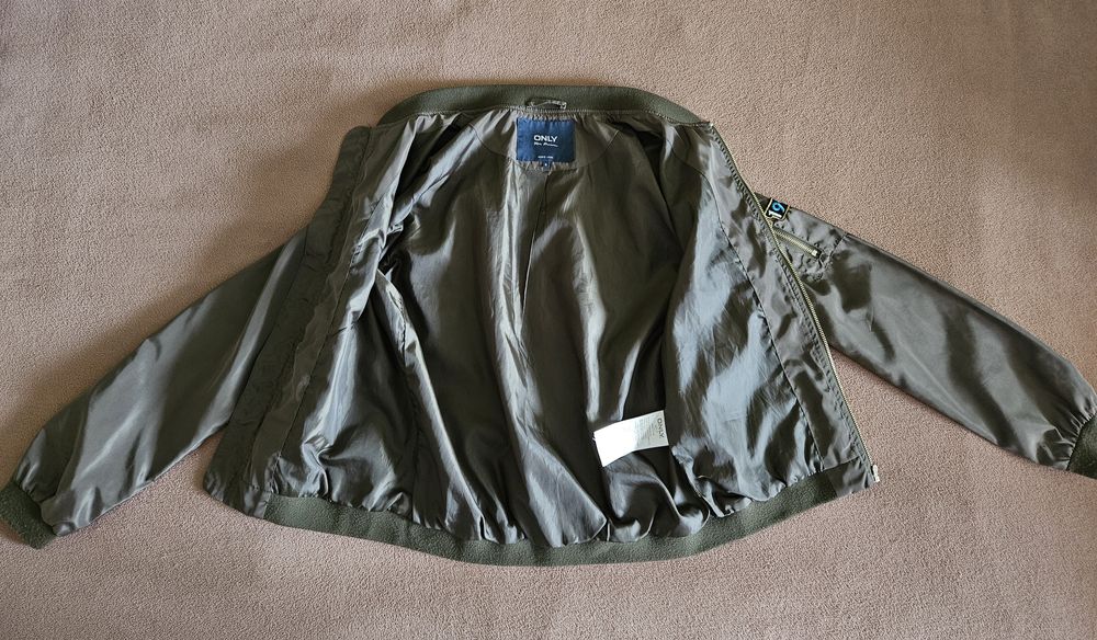 Яке бомбър " Only "