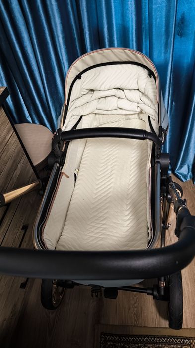 Детская коляска из кож.заменителя