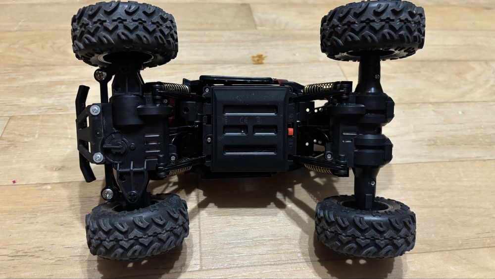 Машинка-внедорожник 4×4 на радиоуправлении