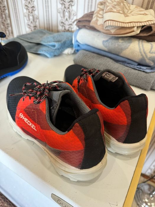 Продам кросовки стройтельные с металическими проставками