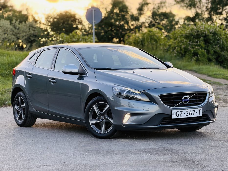 VOLVO V40