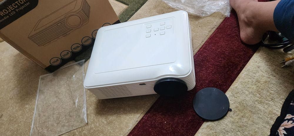 LED PROJECTOR Multimedia 777
