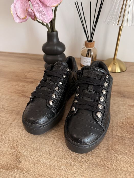 Adidasi Guess