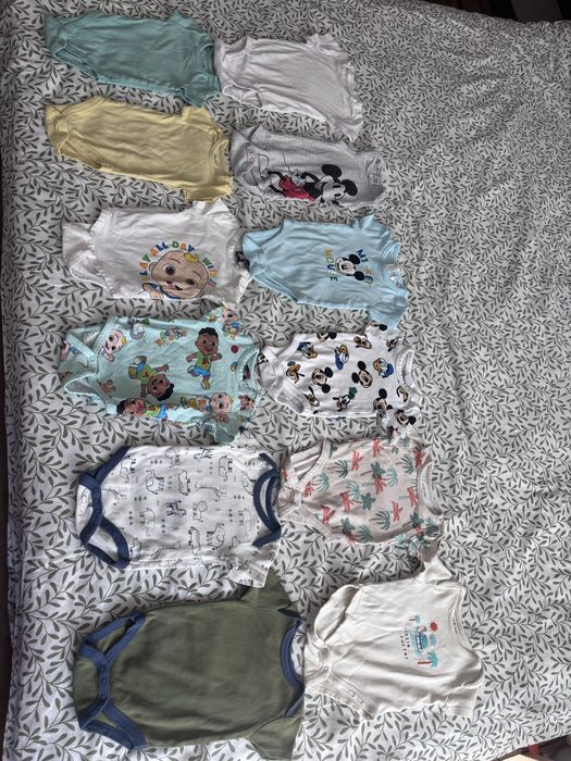 Lot 12 body-uri maneca scurta 68 cm 3-6 luni