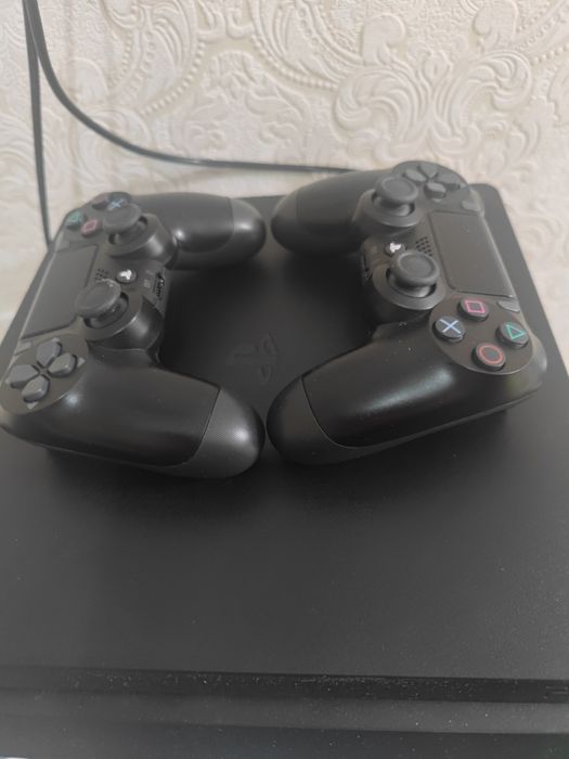 Sony Playstation 4 slim на 1тб
Все в комплекте провода 
Есть гарантия