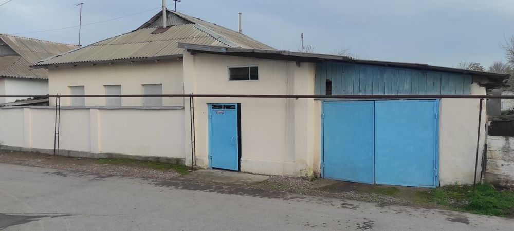 Уй сотилади, Достобод шахрида