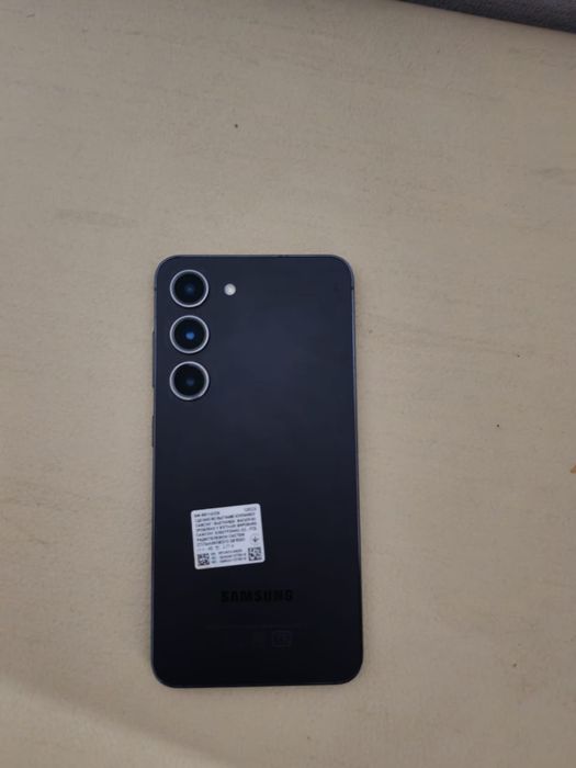 Телефон Самсунг s23