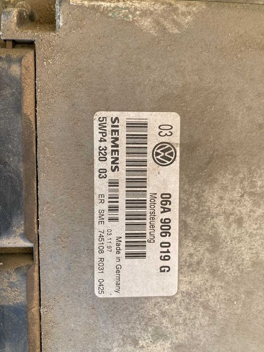 Компютър еку ecu електронен блок двигател Голф 4 1.6