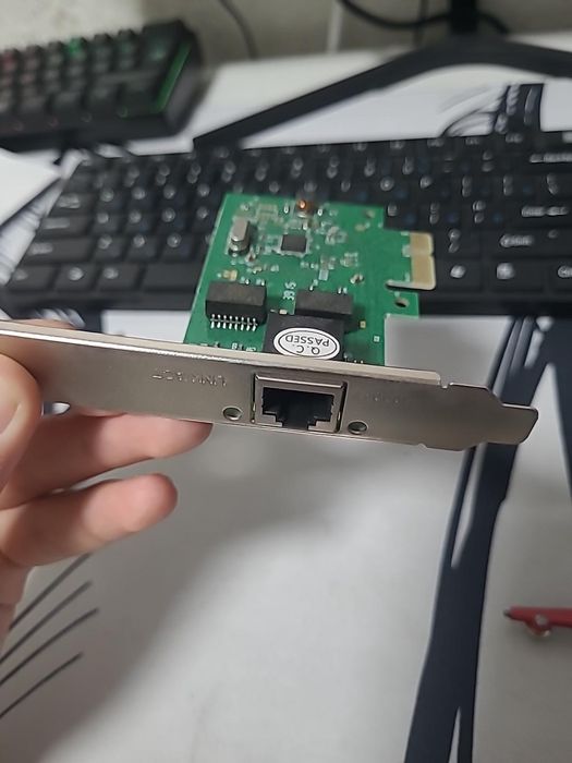 Сетевая карта PCI-E 1 Gb/s (Realtek RTL8111)