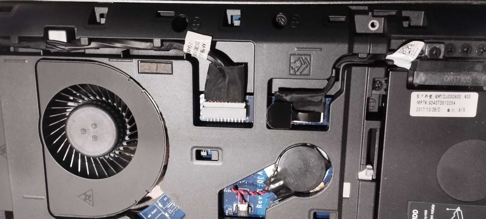 Лаптоп Dell Precision 7720 на части