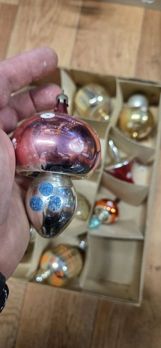 Истенски стъклени соц украси за елха