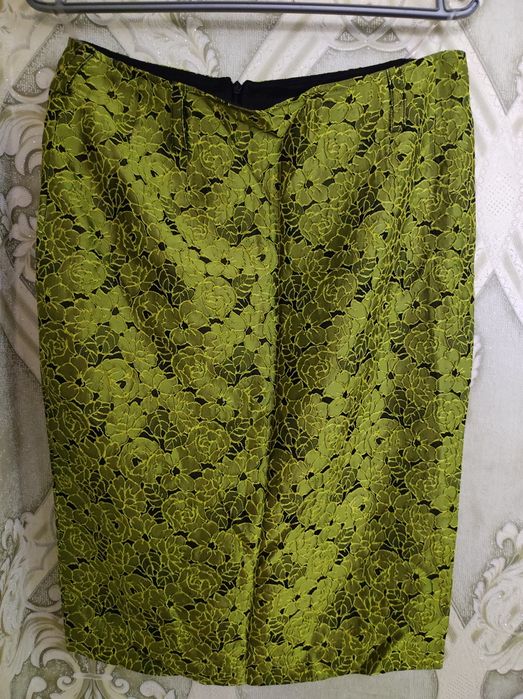 Продам костюмы женские