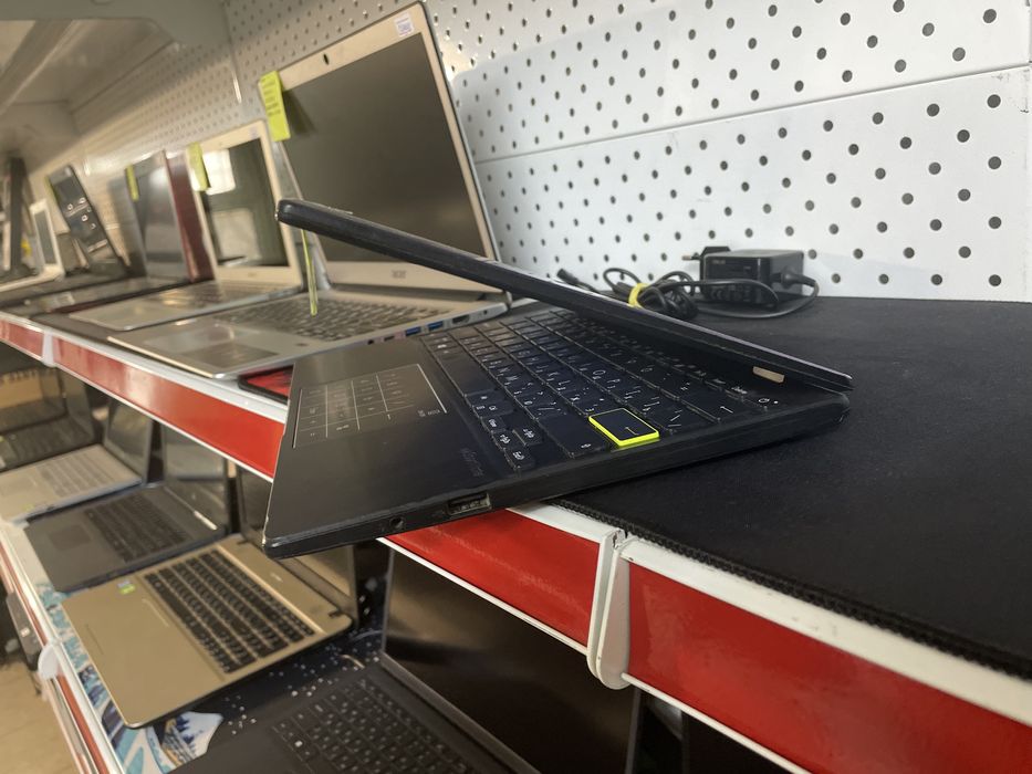 нетбук Асус тонкий и легкий