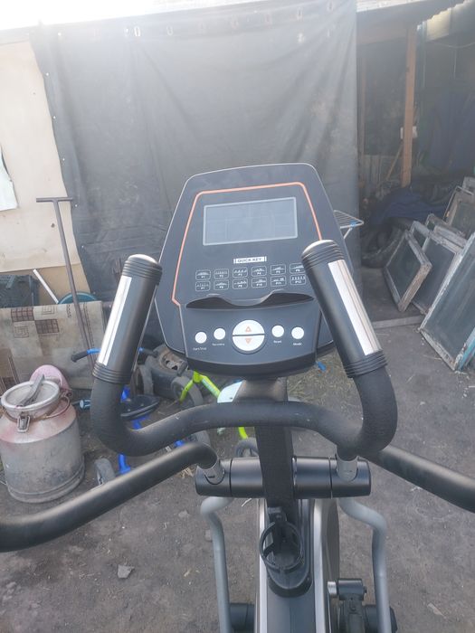 Продам элептический тренажёр