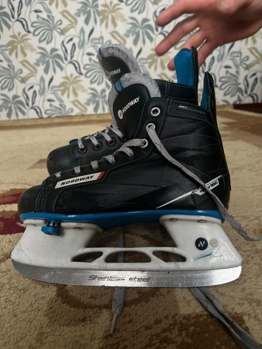 Продаем коньки подростковый размер
