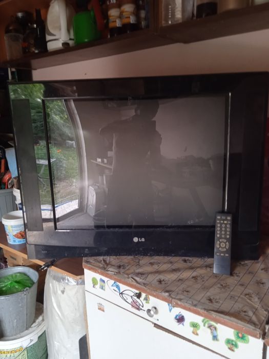 Телевизор LG !!!