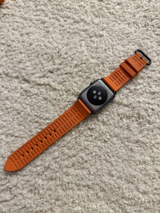 Apple Watch Series 3 42mm — рабочие, с разбитым стеклом