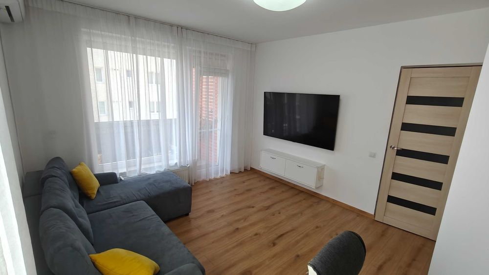 PF Vând apartament 2 camere, decomandat, 51 mp, zona Petrom, parcare
