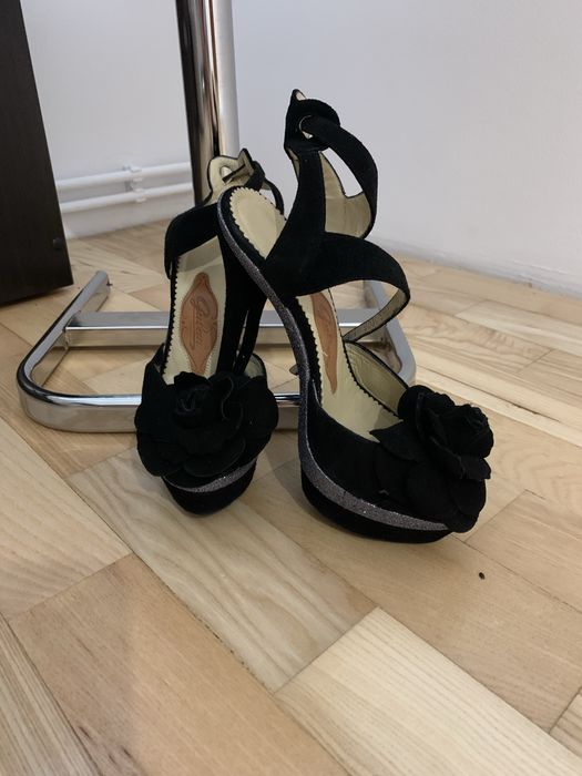 Sandale marimea 37 negru-argintiu