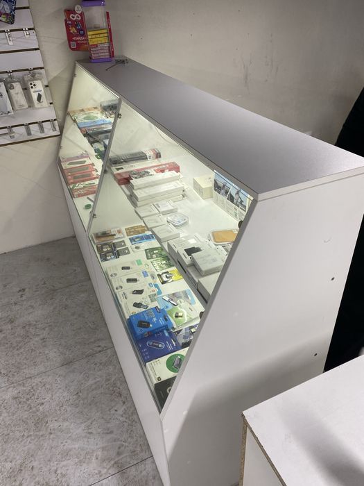 Продам витрины с подсветкой