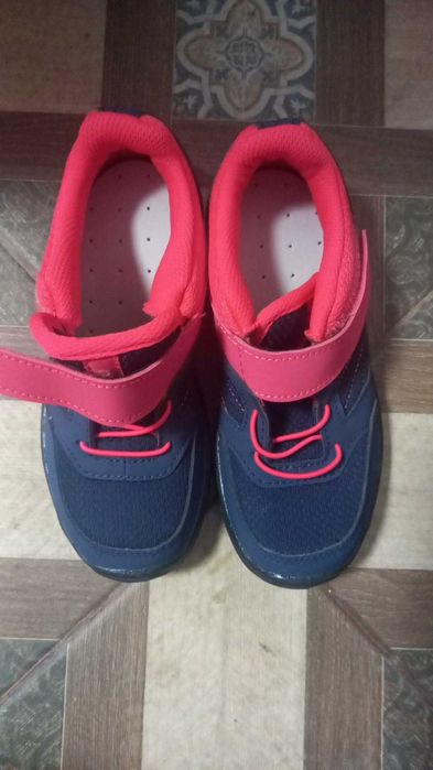 Vand 2 perechi incaltaminte pt fetite