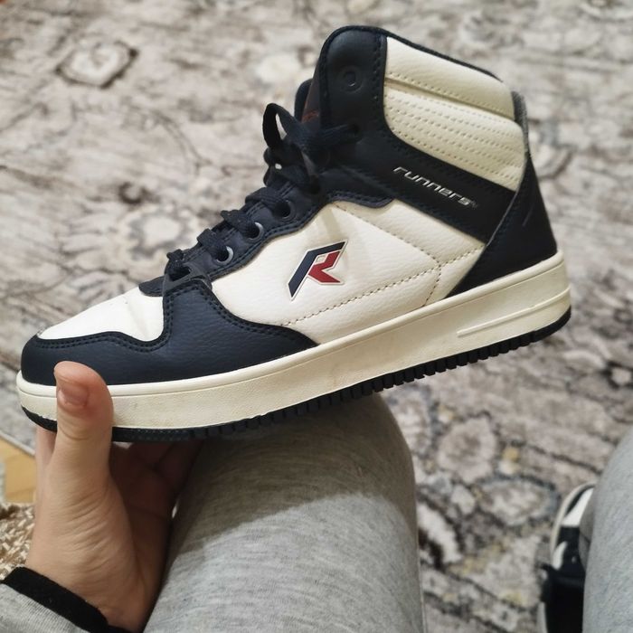 Нови обувки runners