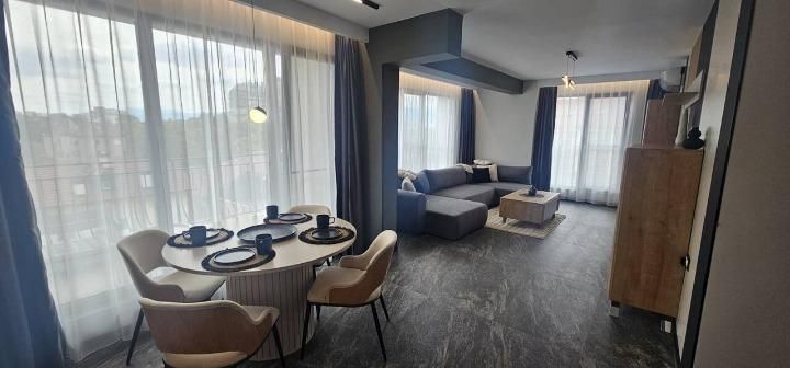 Дава се под наем Тристаен апартамент в Пловдив, Център - 130 кв.м за 1250 € - Снимка #3