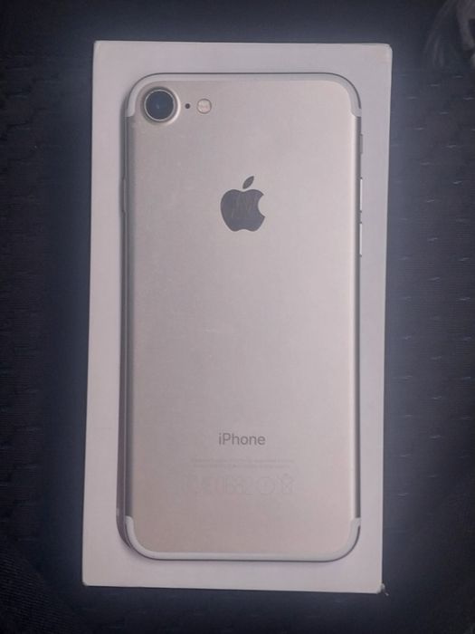 Продам iphone 7 идеал