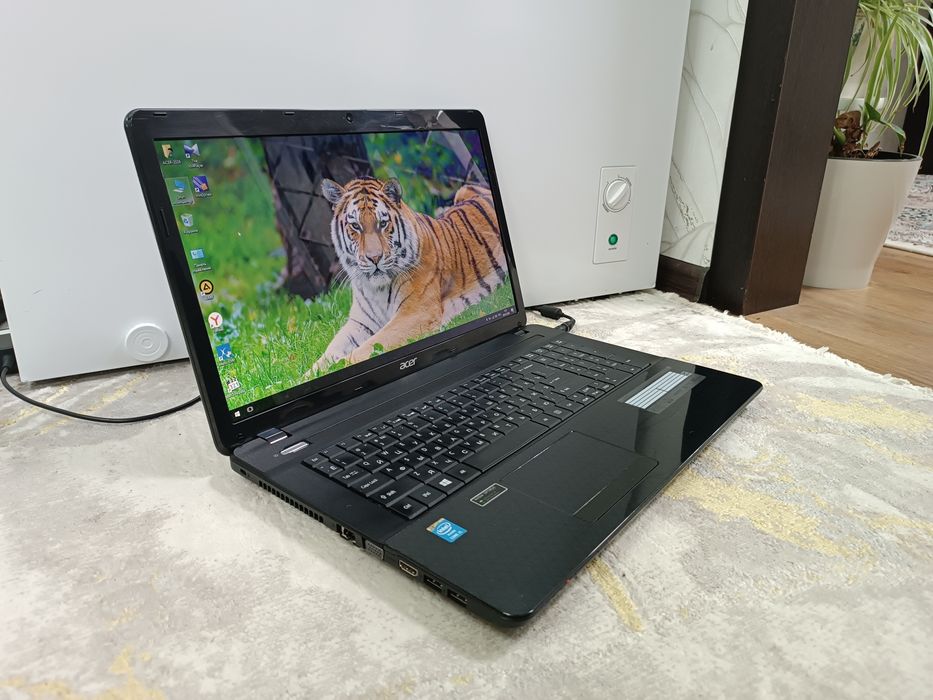 НОУТБУК Acer i5 / 17.3" Windows 10.