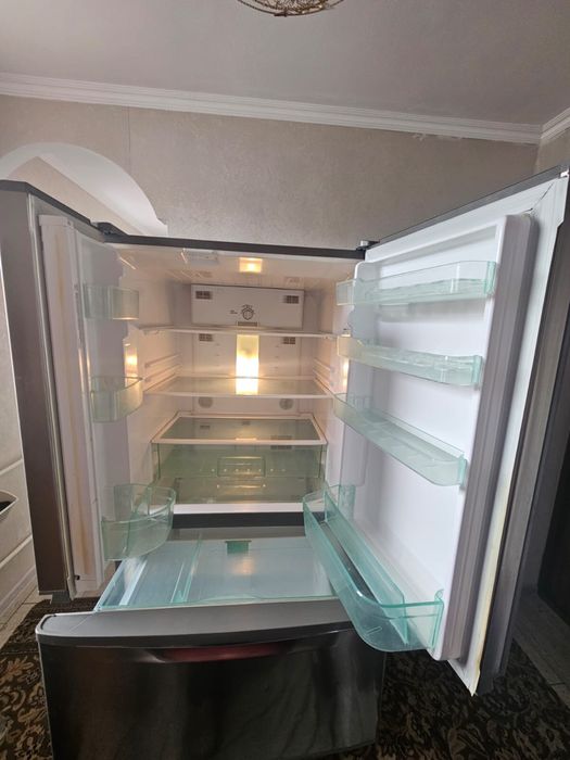 Продам холодильник 3камерный Ранасоник