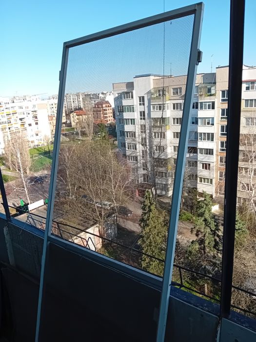 Комарник за балканска врата.