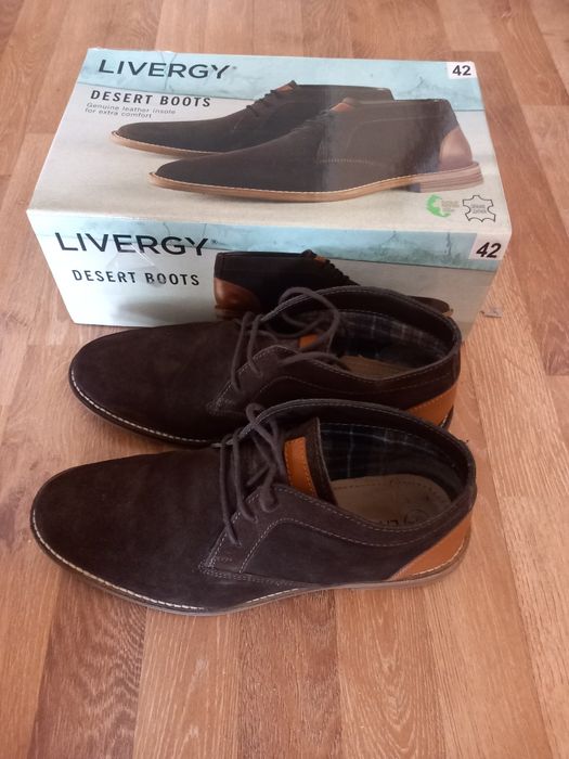 Кларкове мъжки номер 42