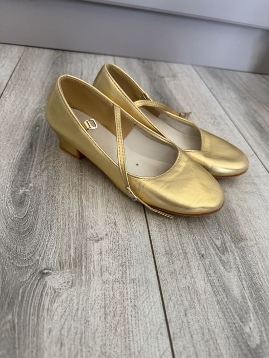 Продам танцевальные туфли бу