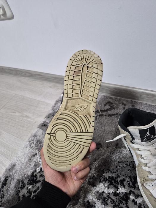 Vand jordan 1 mid