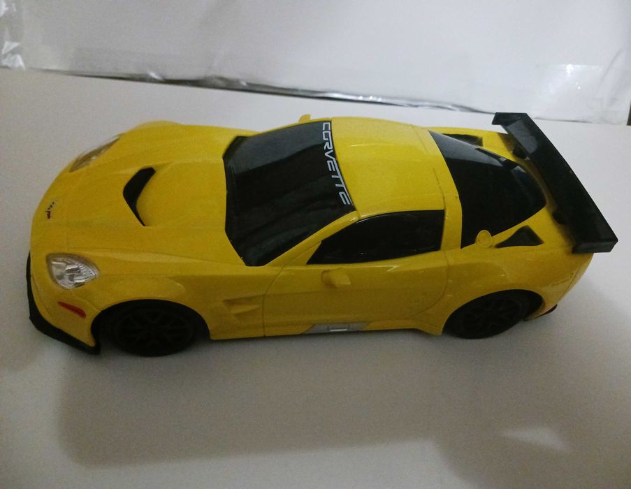 Două mașinuțe plastic