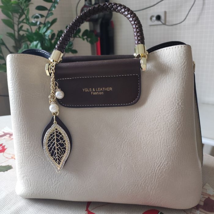 Сумка кожаная бежевая