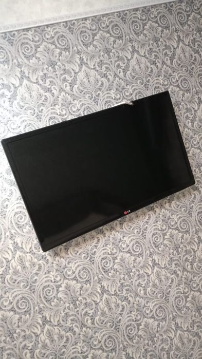Телевизор LG жидкокристилическийий