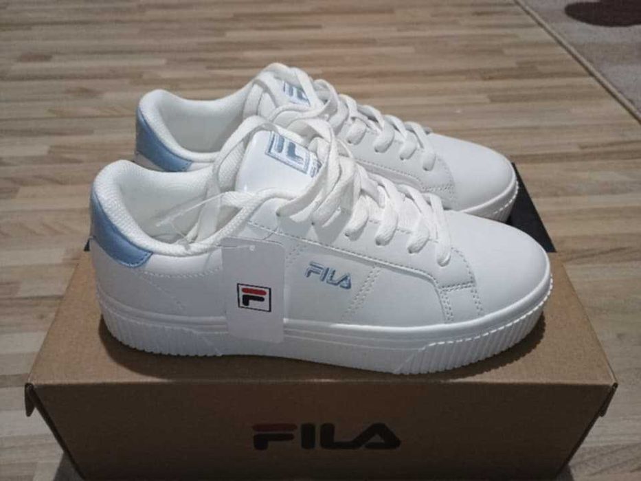 Нови сникърси FILA