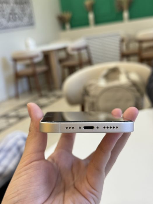 Продам Iphone 13