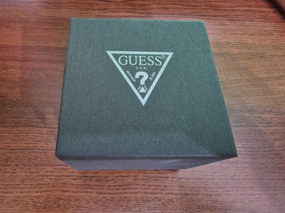 Дамски часовник GUESS - W0443L4