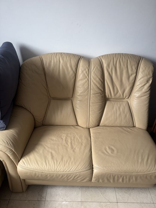 Canapea living din piele