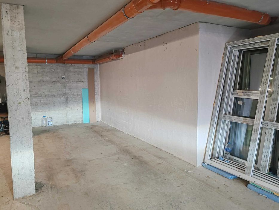 СПЕШНО! Продавам закрито паркомясто