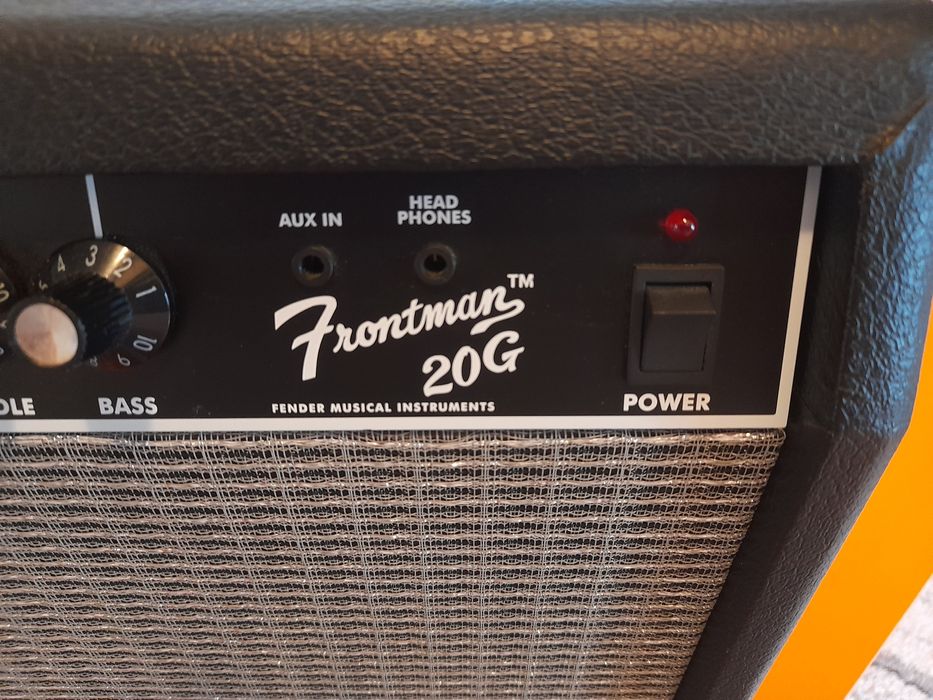 ПРОДАВА СЕ! Китарен Усилвател FENDER FRONTMAN 20G в безупречно състояние.