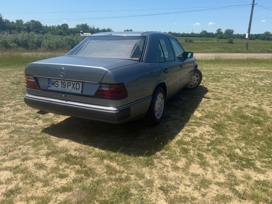 Vând Mercedes W124