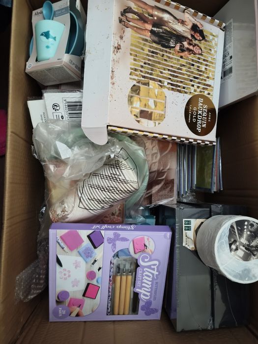 Кашон Микс,канцеларски стоки