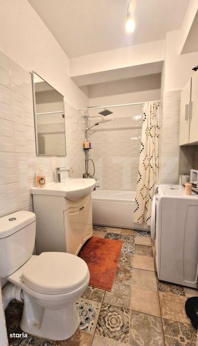 Apartament 2 camere, parcare, bloc cu lift, balcon, zona Urusagului — fotografia 3