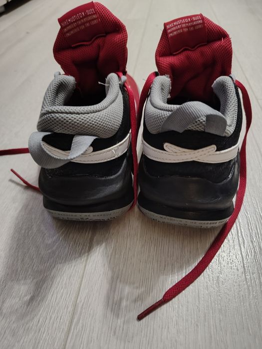 Маратонки Nike 36